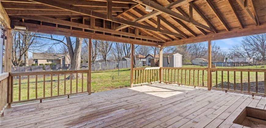 Homes for Sale in Kansas City, MO 64155 | 400 NE 112th Terrace