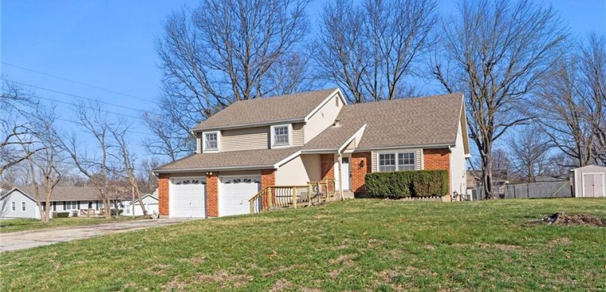 Homes for Sale in Kansas City, MO 64155 | 400 NE 112th Terrace