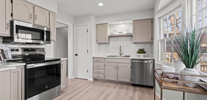 Homes for Sale in Kansas City, MO 64155 | 400 NE 112th Terrace