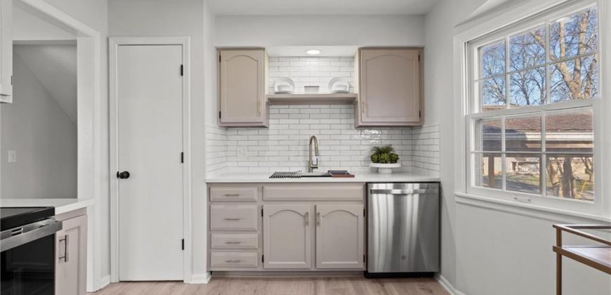 Homes for Sale in Kansas City, MO 64155 | 400 NE 112th Terrace