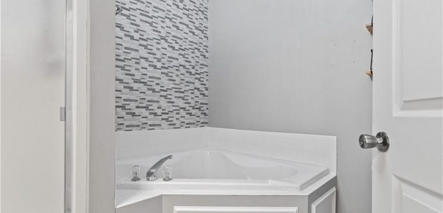 Homes for Sale in Kansas City, MO 64155 | 812 NE 116th Terrace