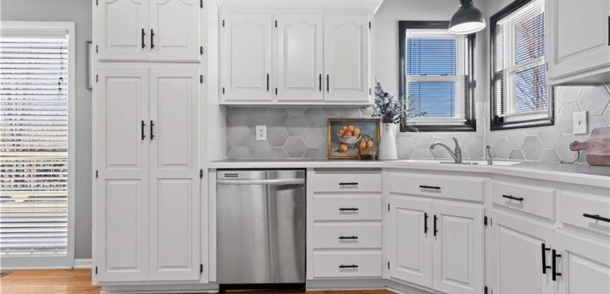 Homes for Sale in Kansas City, MO 64155 | 812 NE 116th Terrace