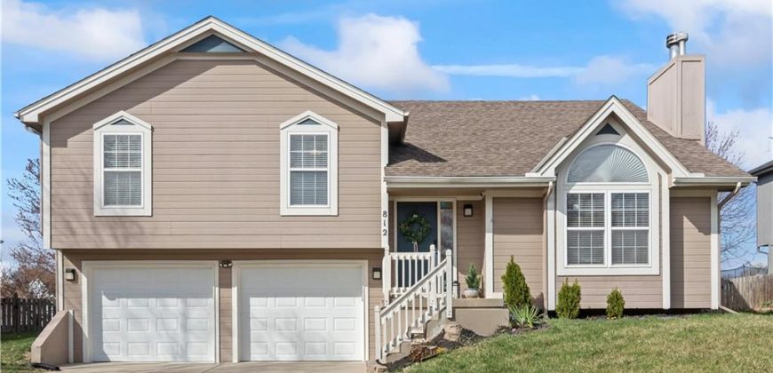 Homes for Sale in Kansas City, MO 64155 | 812 NE 116th Terrace