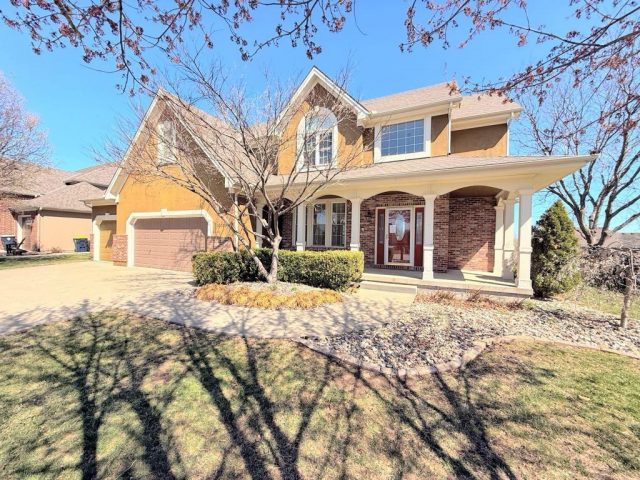 Homes for Sale in Kansas City, MO 64157 | 10009 N Maywood Avenue