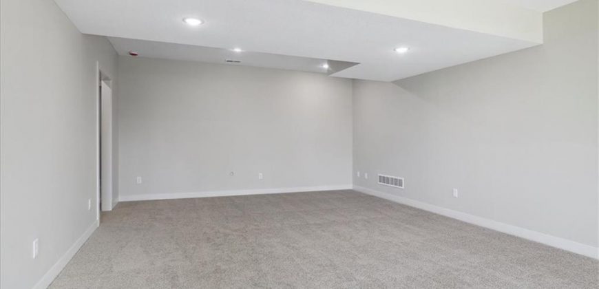 Homes for Sale in Smithville, MO 64089 | 508  Whitetail Court