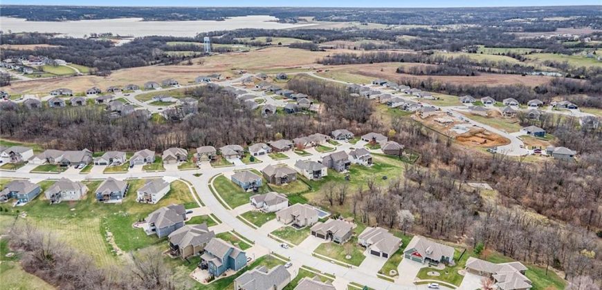 Homes for Sale in Smithville, MO 64089 | 505  Rockbridge Court