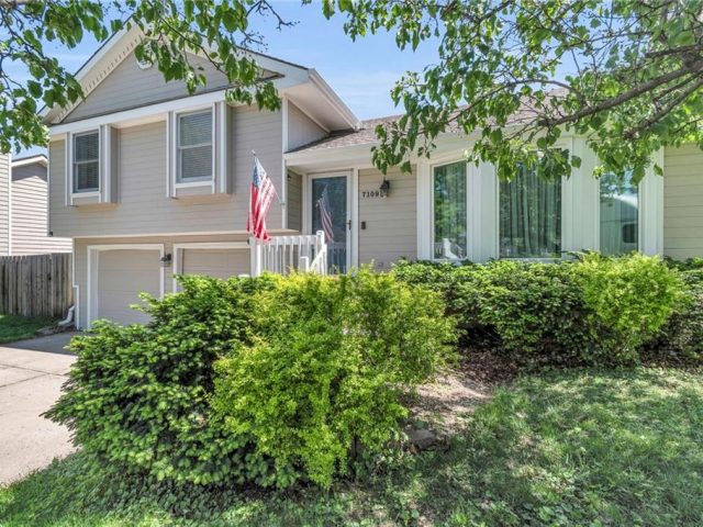 Homes for Sale in Kansas City, MO 64119 | 7109 N Crystal Avenue