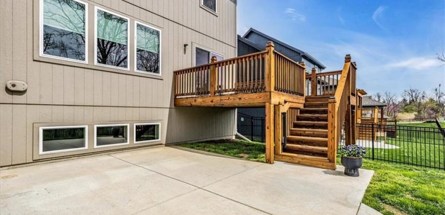 Homes for Sale in Parkville, MO 64152 | 16123  Giorgia Street