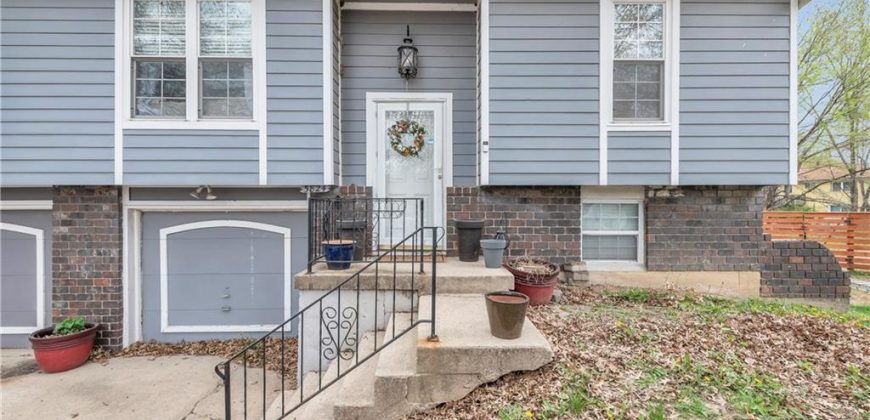 Homes for Sale in Parkville, MO 64152 | 5824 NW Walnut Court