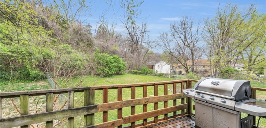 Homes for Sale in Parkville, MO 64152 | 5824 NW Walnut Court