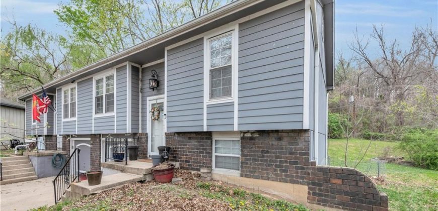 Homes for Sale in Parkville, MO 64152 | 5824 NW Walnut Court