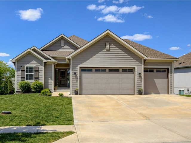 Homes for Sale in Kansas City, MO 64157 | 8028 NE 103RD Street