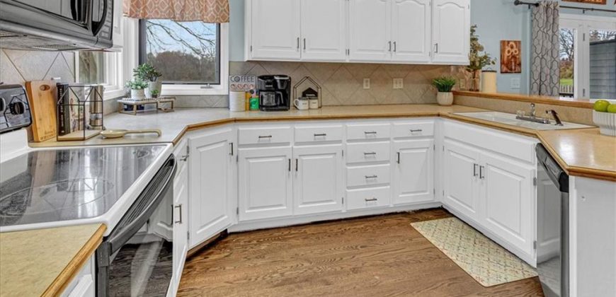 Homes for Sale in Kearney, MO 64060 | 1104  Colony Drive