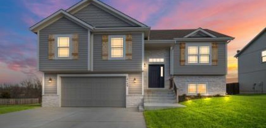 Homes for Sale in Smithville, MO 64089 | 18408  Rock Creek Drive