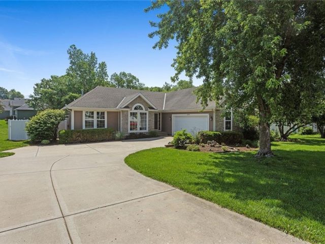 Homes for Sale in Platte City, MO 64079 | 13435  Sycamore Drive