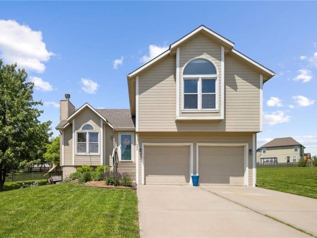 Homes for Sale in Kansas City, MO 64157 | 11004 N Kentucky Place