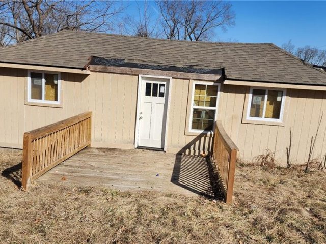 Homes for Sale in Kansas City, MO 64117 | 3933 N Lister Avenue