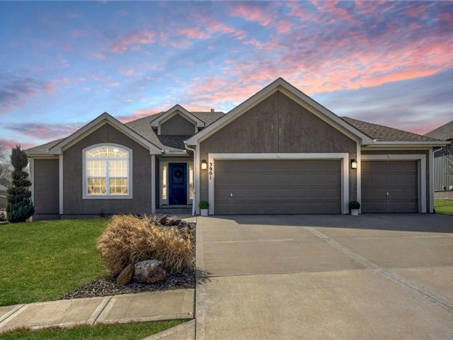 Homes for Sale in Kansas City, MO 64154 | 3901 NW 95th Terrace