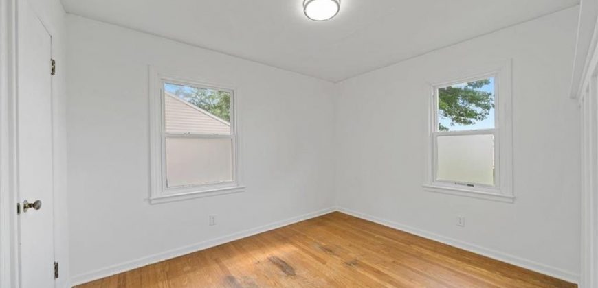 Homes for Sale in Gladstone, MO 64118 | 2504 NE 60th Street