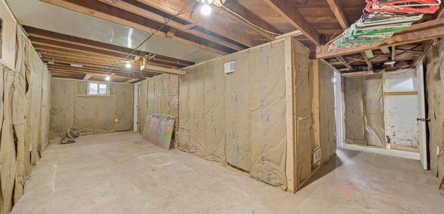 Homes for Sale in Gladstone, MO 64118 | 2504 NE 60th Street