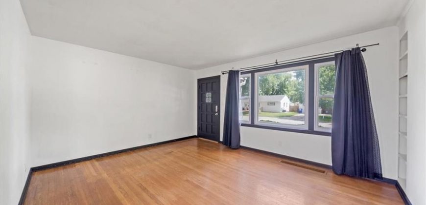 Homes for Sale in Gladstone, MO 64118 | 2504 NE 60th Street