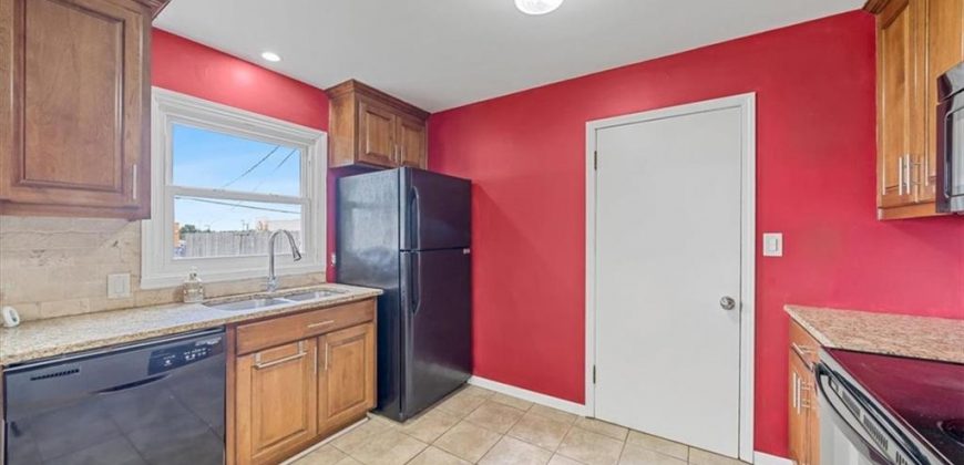 Homes for Sale in Gladstone, MO 64118 | 2504 NE 60th Street