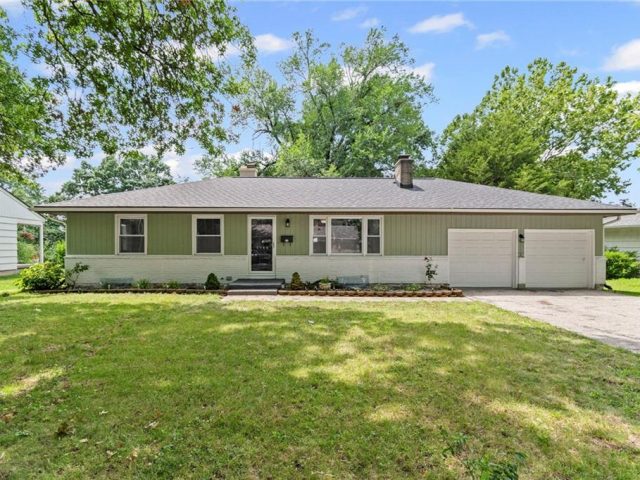 Homes for Sale in Kansas City, MO 64119 | 4944 NE Gladstone Avenue