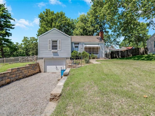 Homes for Sale in Kansas City, MO 64119 | 5508 N Spruce Avenue