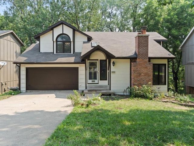 Homes for Sale in Kansas City, MO 64155 | 8529 N Troost Avenue