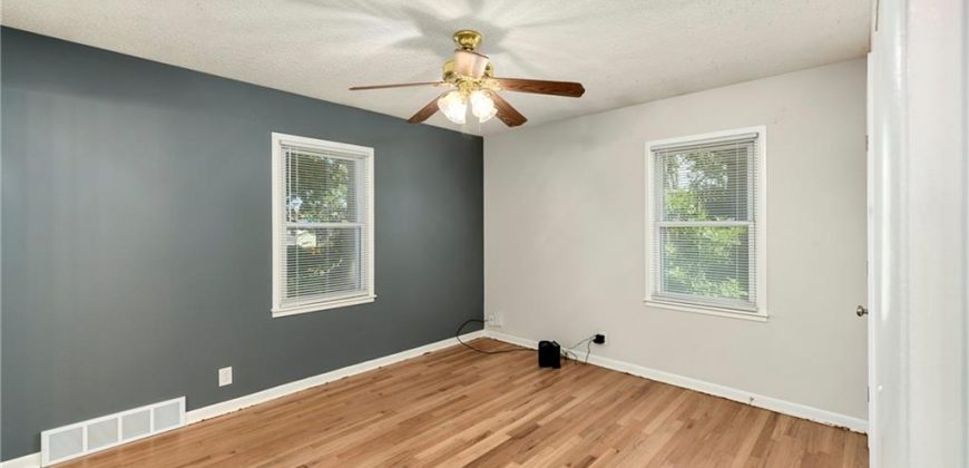 Homes for Sale in Gladstone, MO 64118 | 208 NW 73rd Street