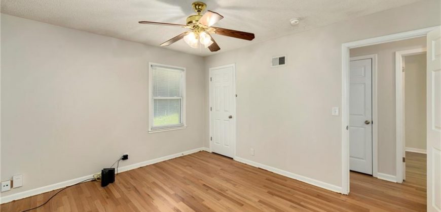 Homes for Sale in Gladstone, MO 64118 | 208 NW 73rd Street