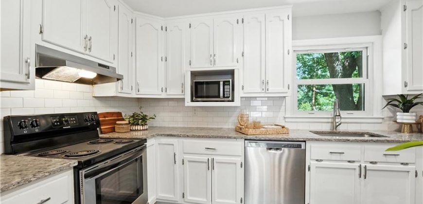 Homes for Sale in Gladstone, MO 64118 | 6513 N HARRISON Street