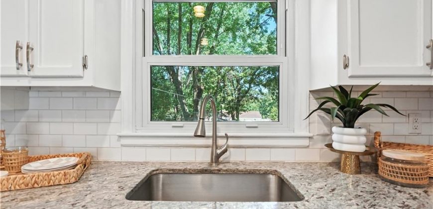 Homes for Sale in Gladstone, MO 64118 | 6513 N HARRISON Street