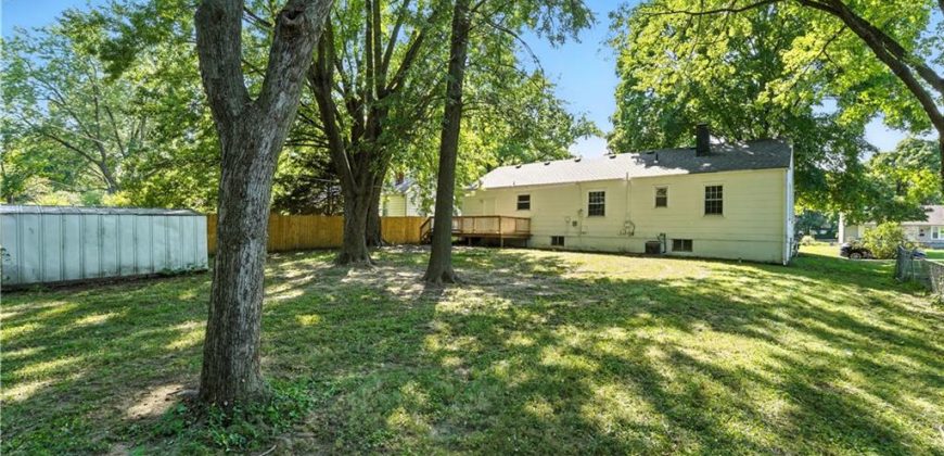 Homes for Sale in Gladstone, MO 64118 | 6513 N HARRISON Street