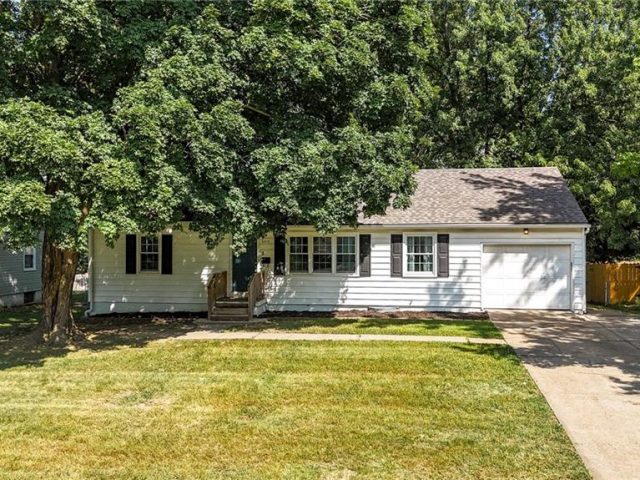 Homes for Sale in Gladstone, MO 64118 | 6513 N HARRISON Street