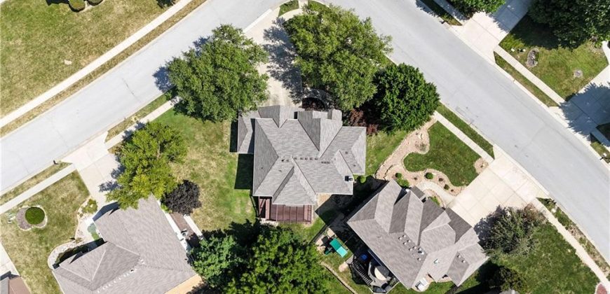 Homes for Sale in Parkville, MO 64152 | 6330 N Nevada Avenue