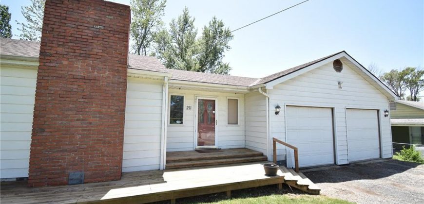 Homes for Sale in Excelsior Springs, MO 64024 | 211  Southside Court