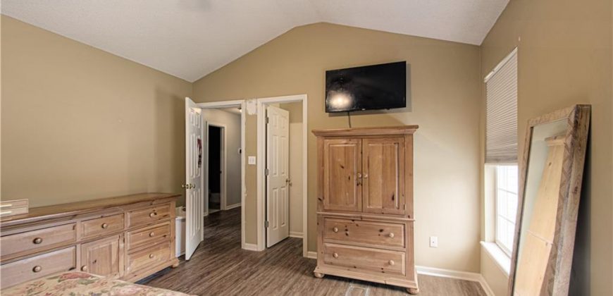 Homes for Sale in Kansas City, MO 64157 | 11045 N Lewis Avenue