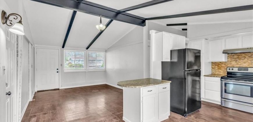 Homes for Sale in Kansas City, MO 64118 | 5713 N Woodland Avenue