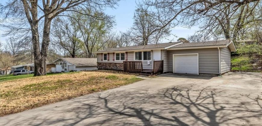 Homes for Sale in Kansas City, MO 64118 | 5713 N Woodland Avenue