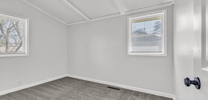 Homes for Sale in Kansas City, MO 64118 | 5713 N Woodland Avenue