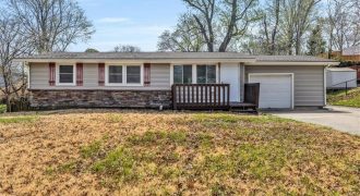 Homes for Sale in Kansas City, MO 64118 | 5713 N Woodland Avenue