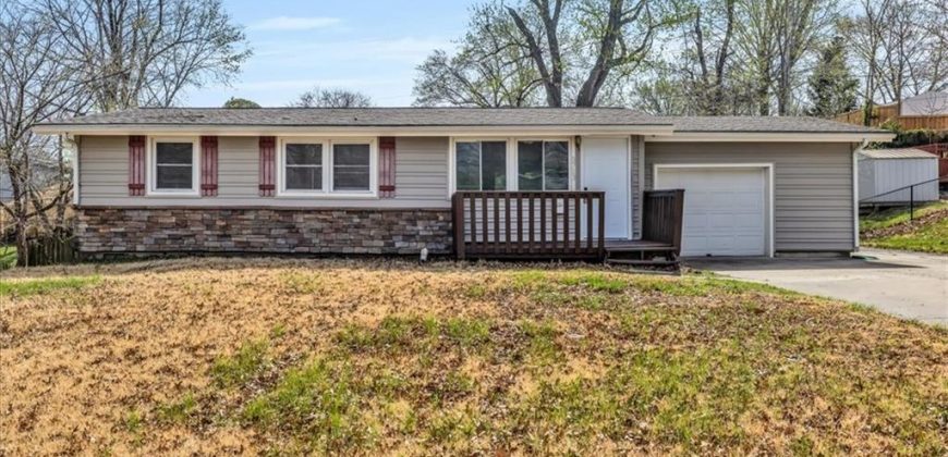 Homes for Sale in Kansas City, MO 64118 | 5713 N Woodland Avenue