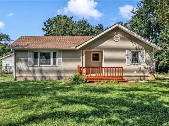 Homes for Sale in Kansas City, MO 64151 | 5330 NW Waukomis Drive