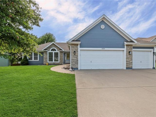 Homes for Sale in Platte City, MO 64079 | 13720  Station Drive