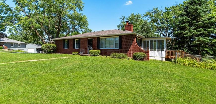 Homes for Sale in Kansas City, MO 64152 | 6511  Valley View Drive