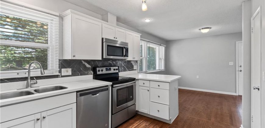 Homes for Sale in Kansas City, MO 64152 | 6511  Valley View Drive