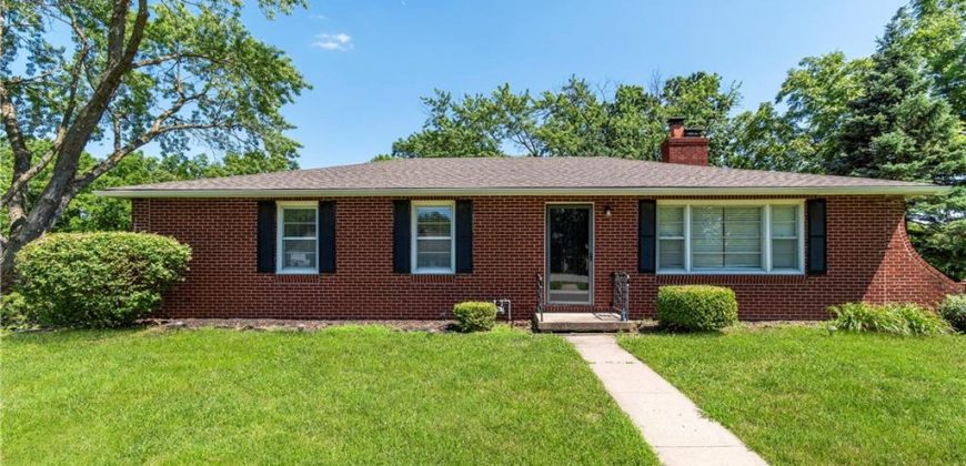 Homes for Sale in Kansas City, MO 64152 | 6511  Valley View Drive