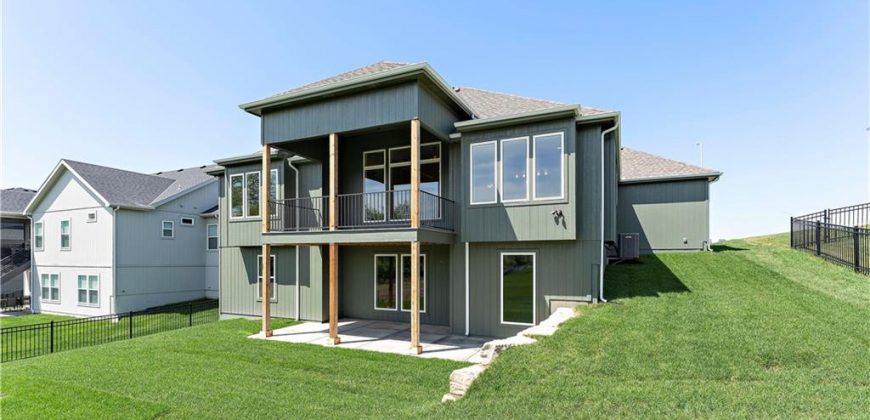 Homes for Sale in Kansas City, MO 64155 | 1305 NW 106th Terrace