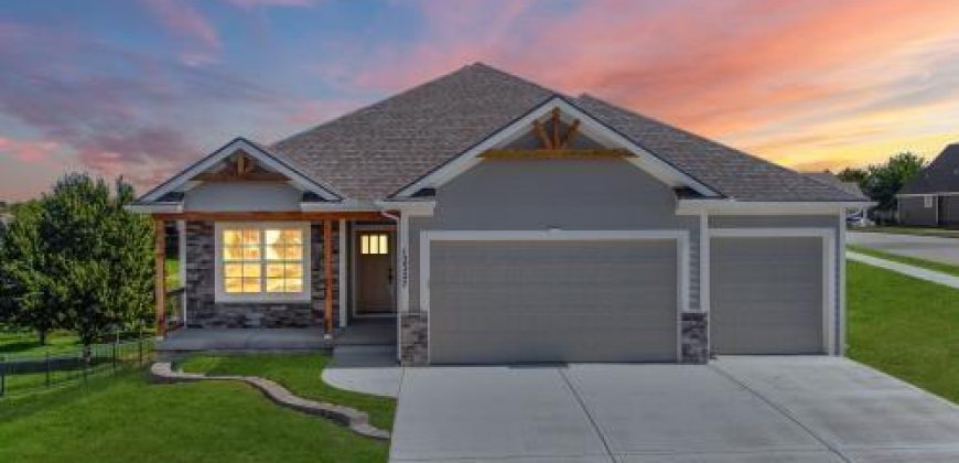 Homes for Sale in Smithville, MO 64089 | 506  Blackhawke Drive